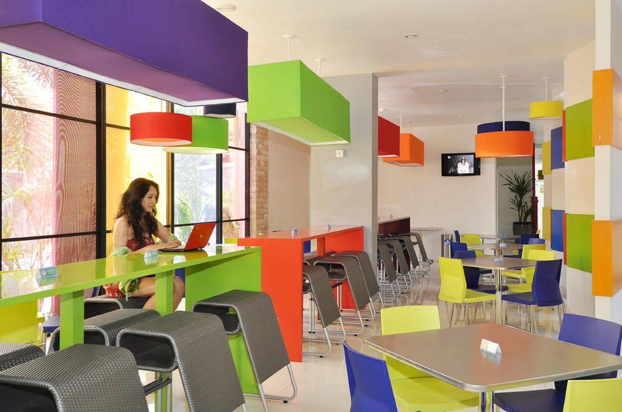 Pop! Hotel Teuku Umar Denpasar Exterior foto